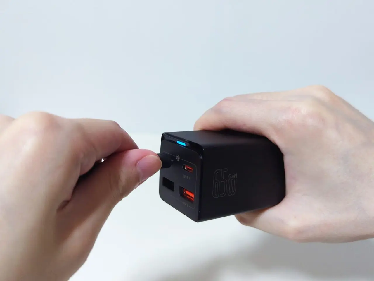BaseusPowerCombo65W2AC2U2C_012